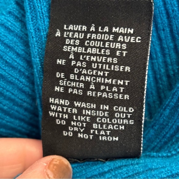 Le chateau women’s blue coloured collared sweater in size small - Picture 7 of 7